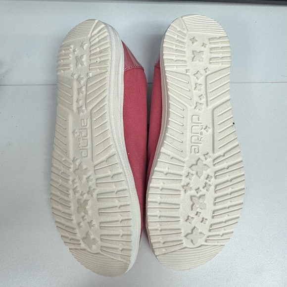 NWOT Hey Dude Coral Pink Shoes, Very Comfortable! - Picture 2 of 5